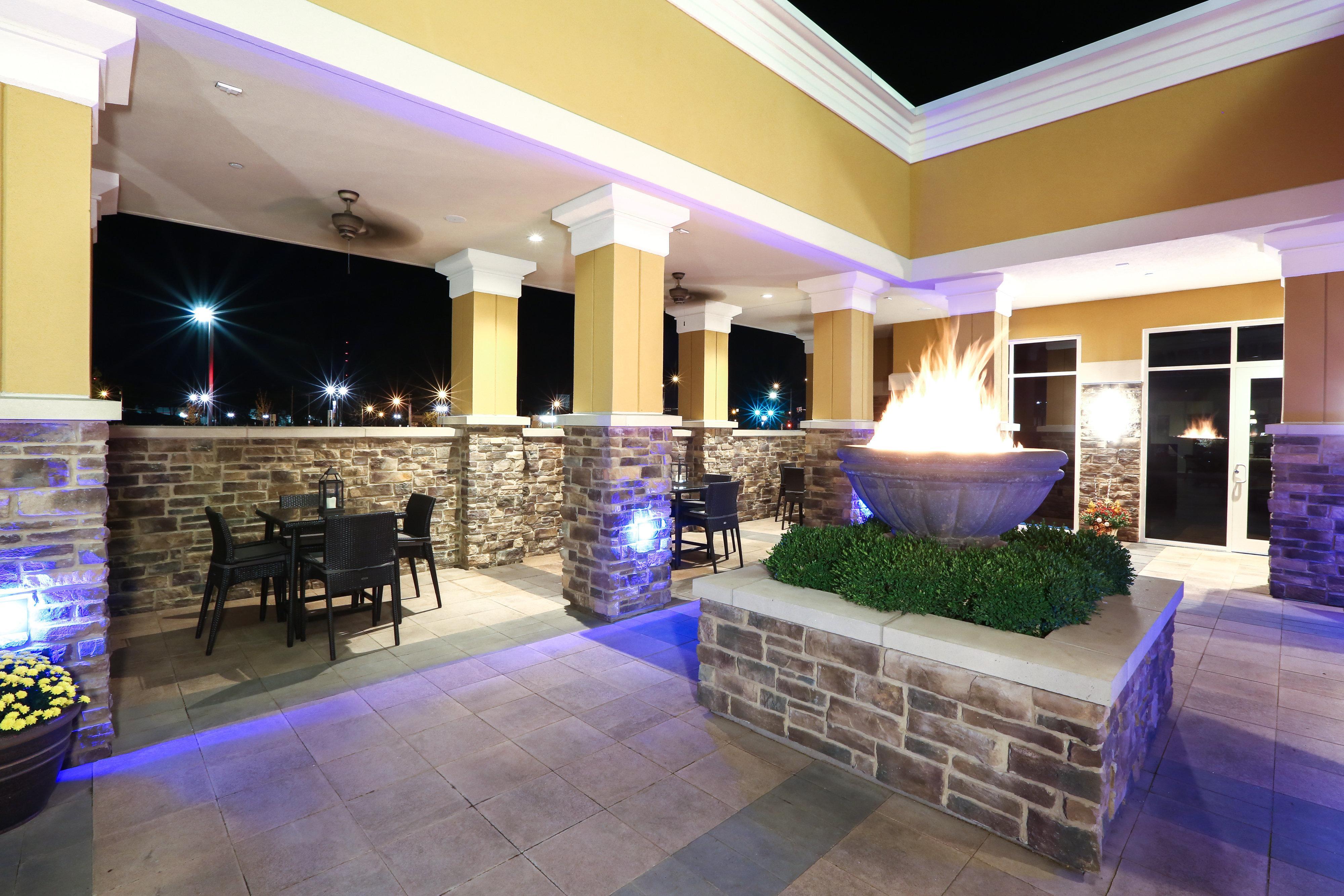 Holiday Inn And Suites East Peoria, An Ihg Hotel Exterior photo